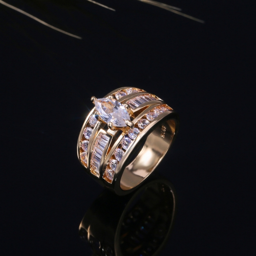 Beautiful Marquis Cubic Zirconia Gold Ring - Picture 4 of 7